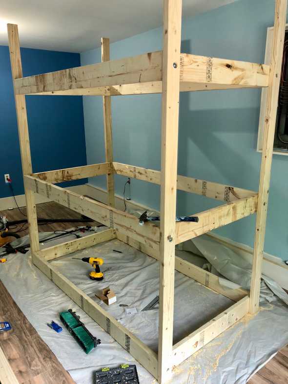 triple bunk bed