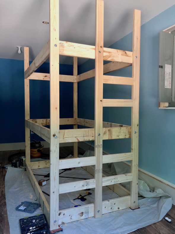triple bunk bed