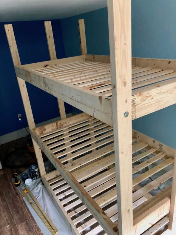 triple bunk bed