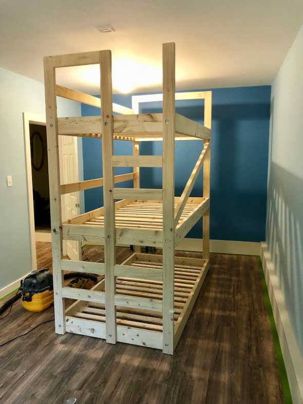 triple bunk bed