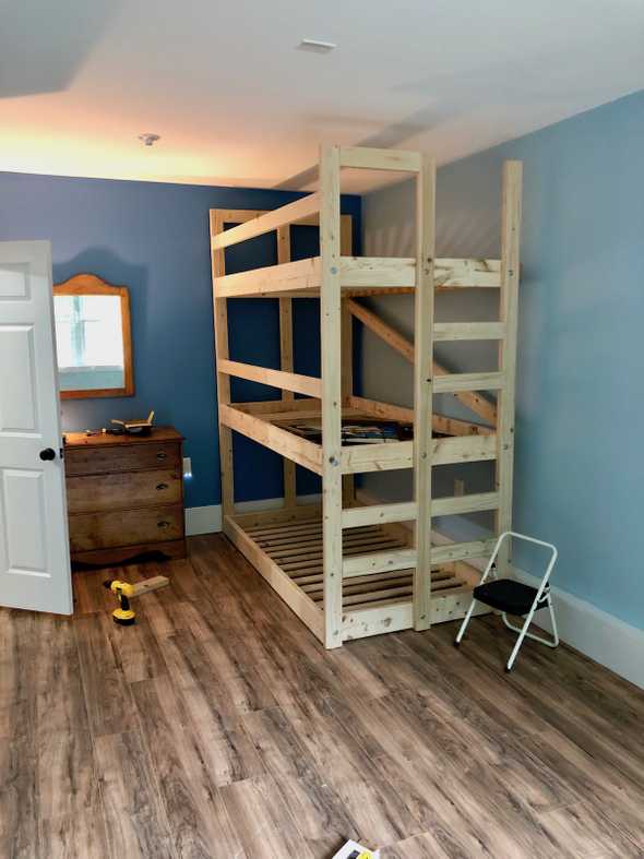 triple bunk bed