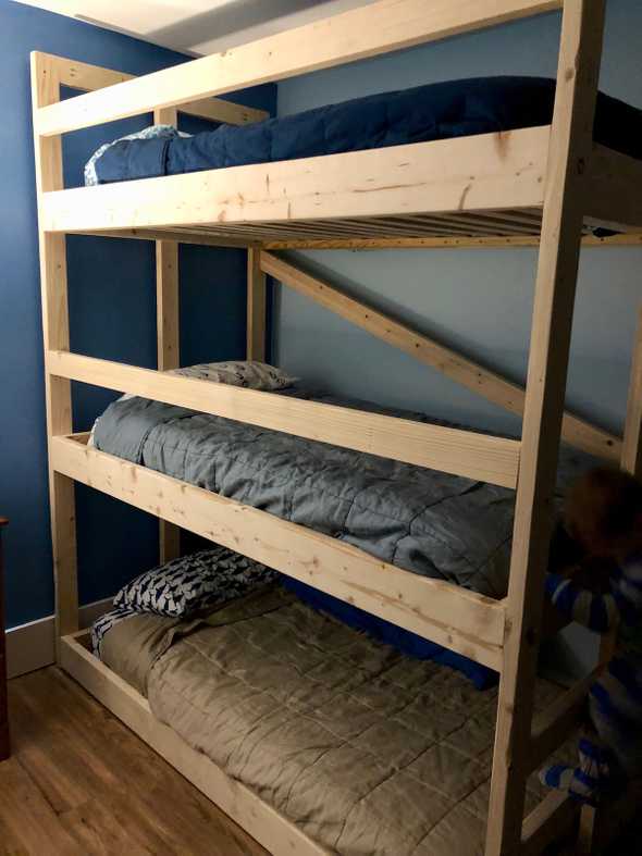 triple bunk bed