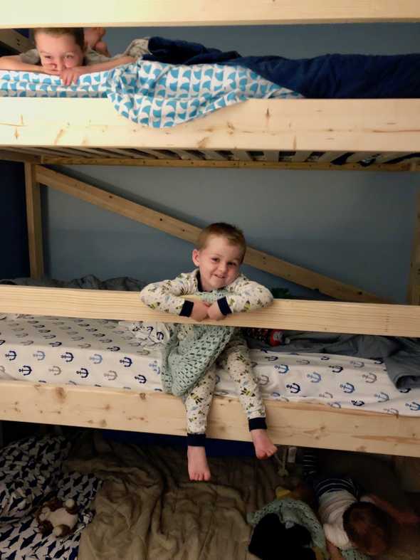triple bunk bed